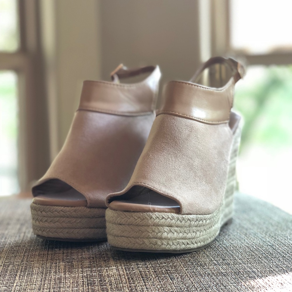 NWOT Blush wedges